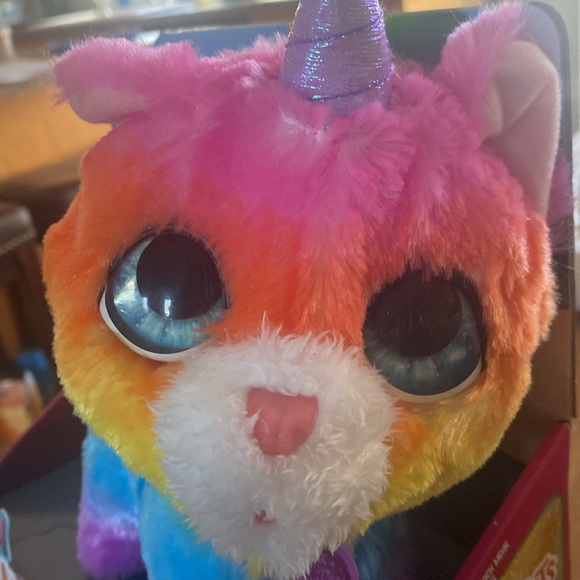 FurReal Walk a Lots rainbow cat4+ - Picture 2 of 10